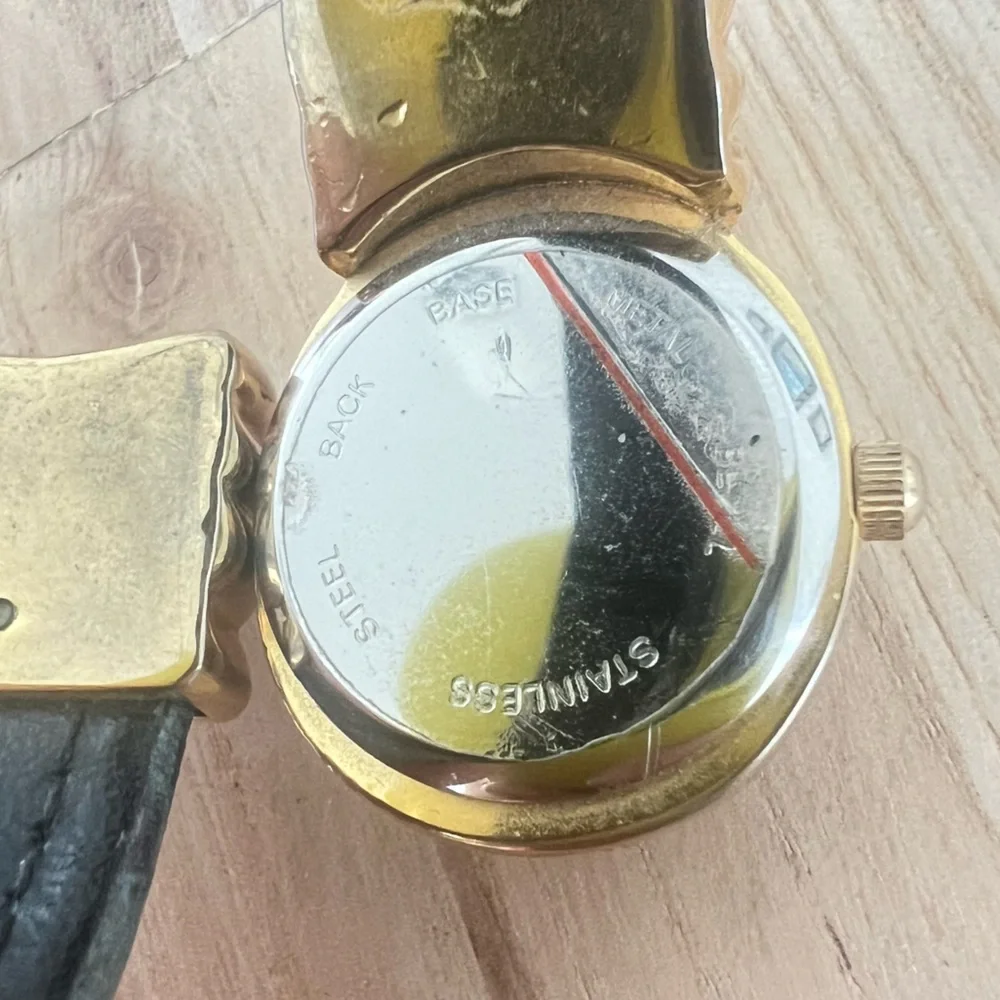 Vintage style Pedre ladies gold tone cuff bracelet watch NEW BATTERY